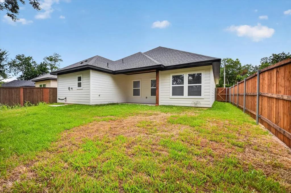 5005 Shackleford Street Fort Worth TX 76119