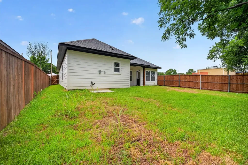 5005 Shackleford Street Fort Worth TX 76119