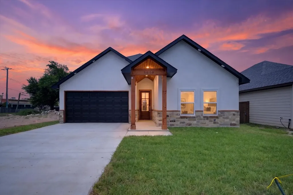 5005 Shackleford Street Fort Worth TX 76119