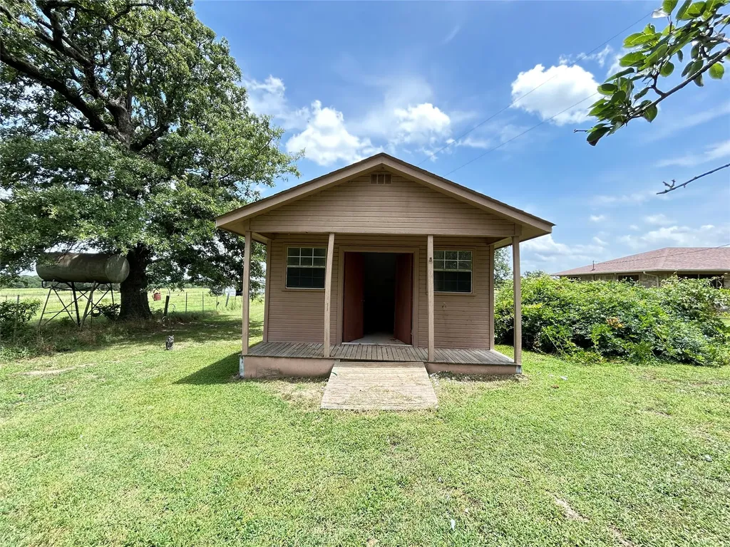 409 County Road 1167 Brashear TX 75420