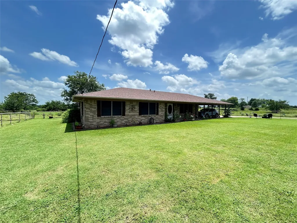 409 County Road 1167 Brashear TX 75420