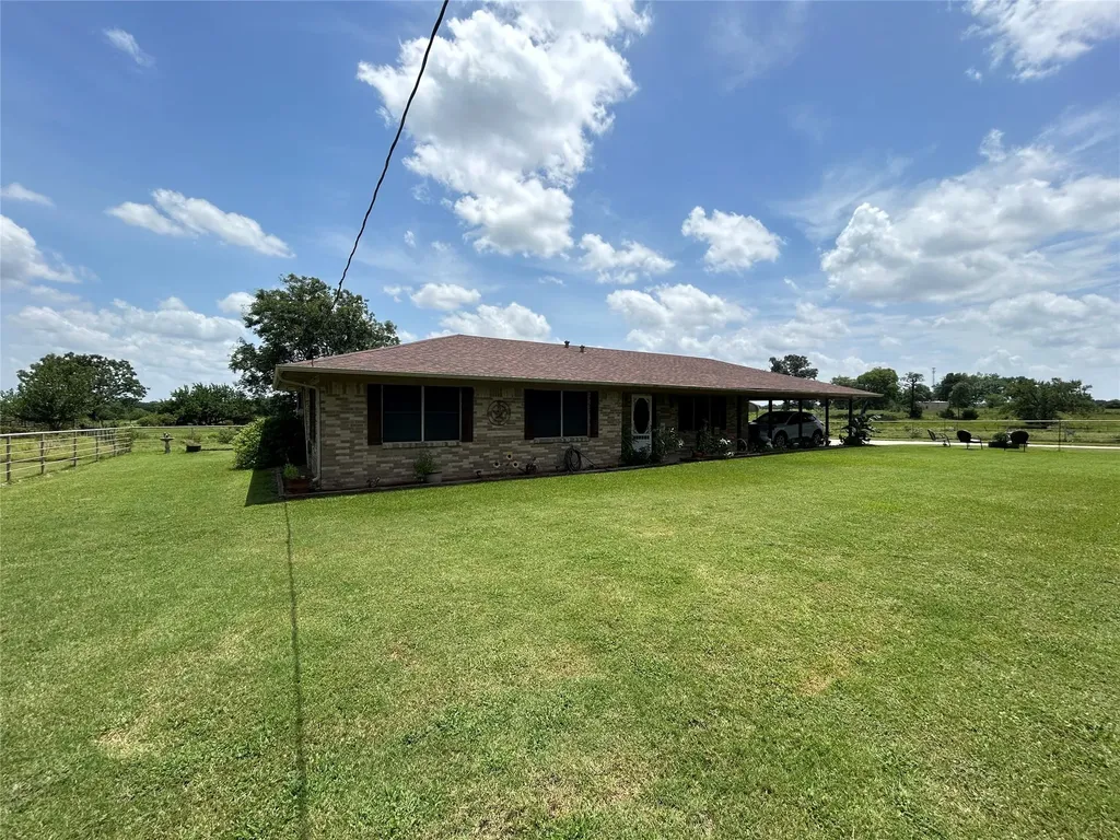 409 County Road 1167 Brashear TX 75420