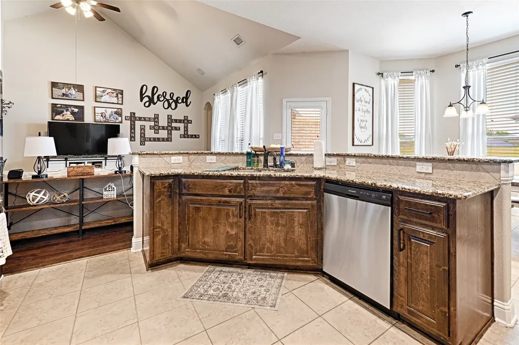 2539 Riverside Drive Kaufman TX 75142