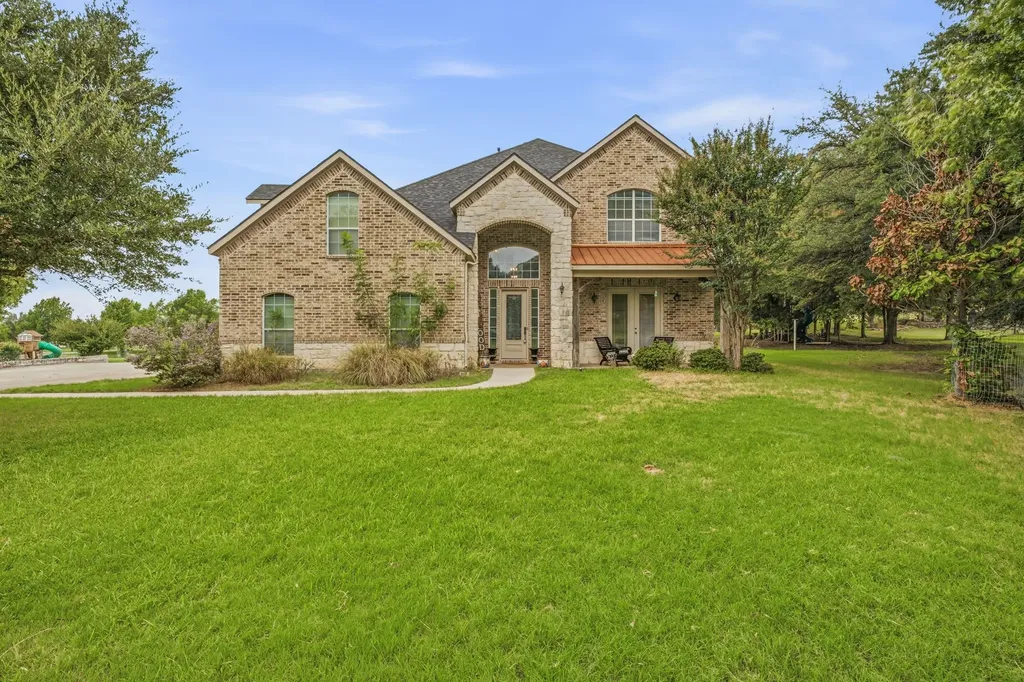 125 Rustling Elm Way Azle TX 76020