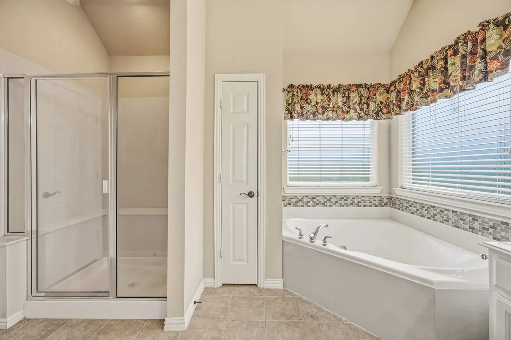125 Rustling Elm Way Azle TX 76020
