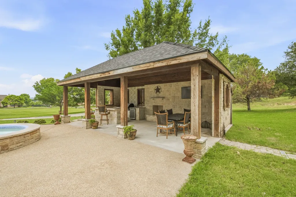 125 Rustling Elm Way Azle TX 76020
