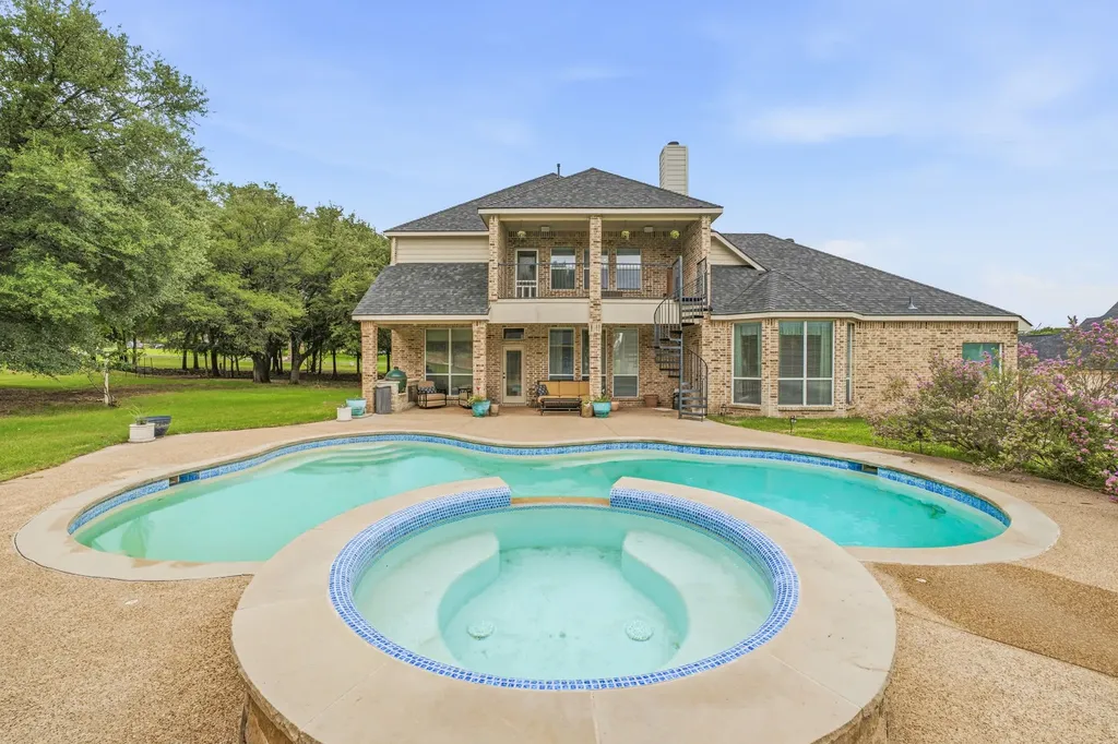 125 Rustling Elm Way Azle TX 76020