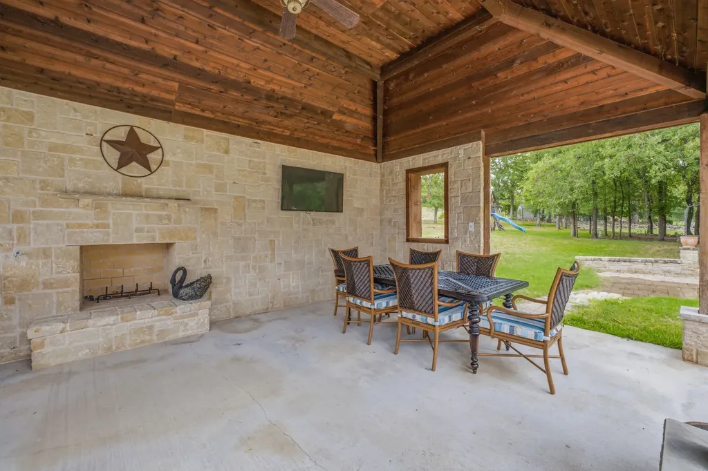 125 Rustling Elm Way Azle TX 76020