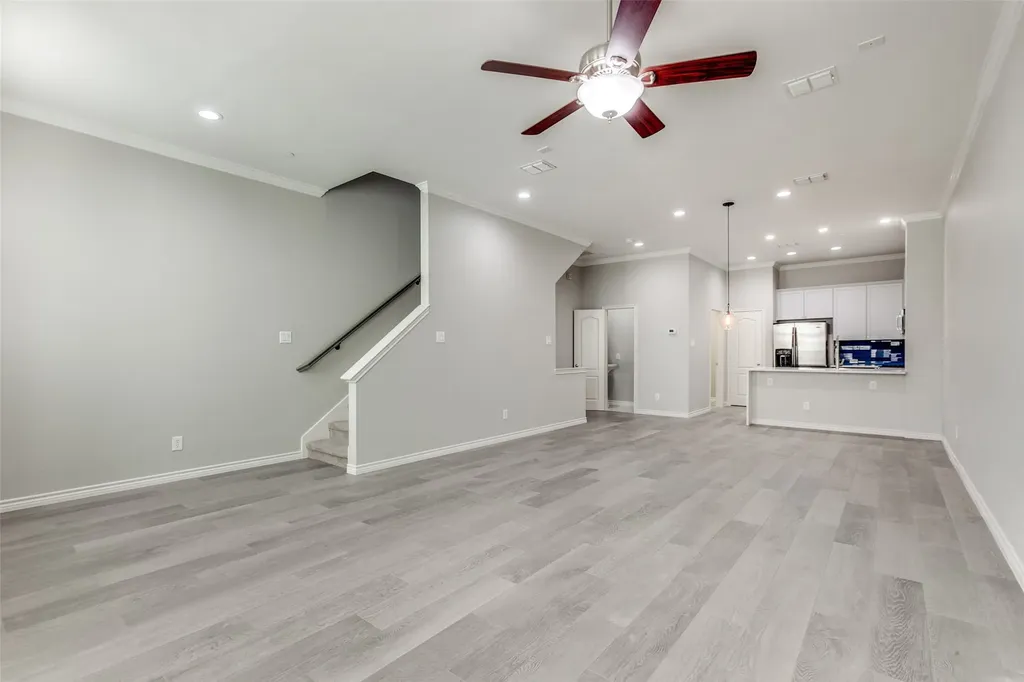 15819 Breedlove Place Addison TX 75001