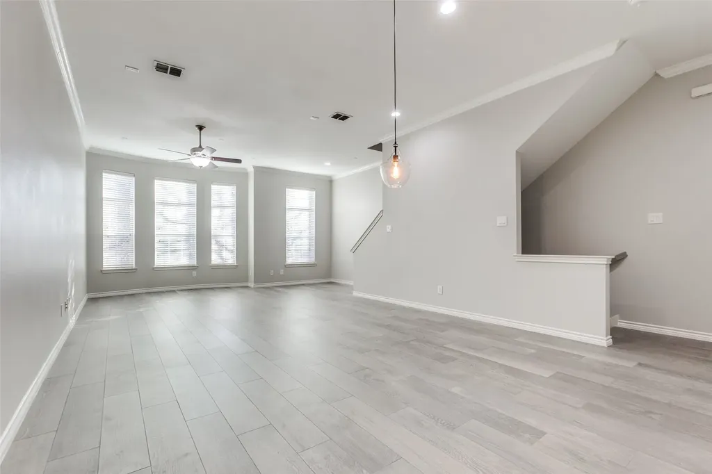 15819 Breedlove Place Addison TX 75001