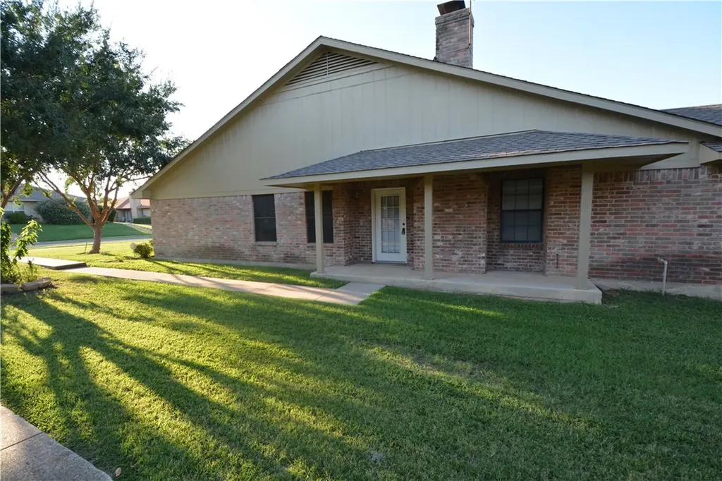 1905 Teton Trail Lewisville TX 75077