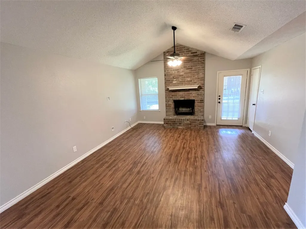 1905 Teton Trail Lewisville TX 75077
