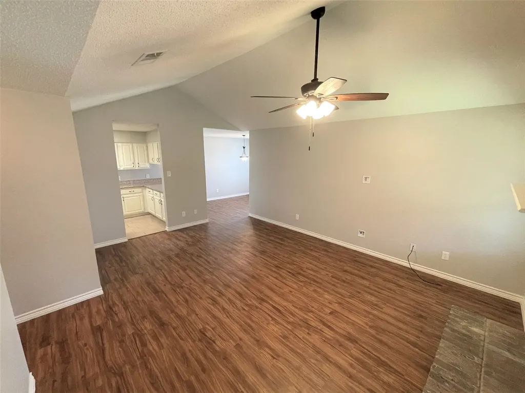 1905 Teton Trail Lewisville TX 75077