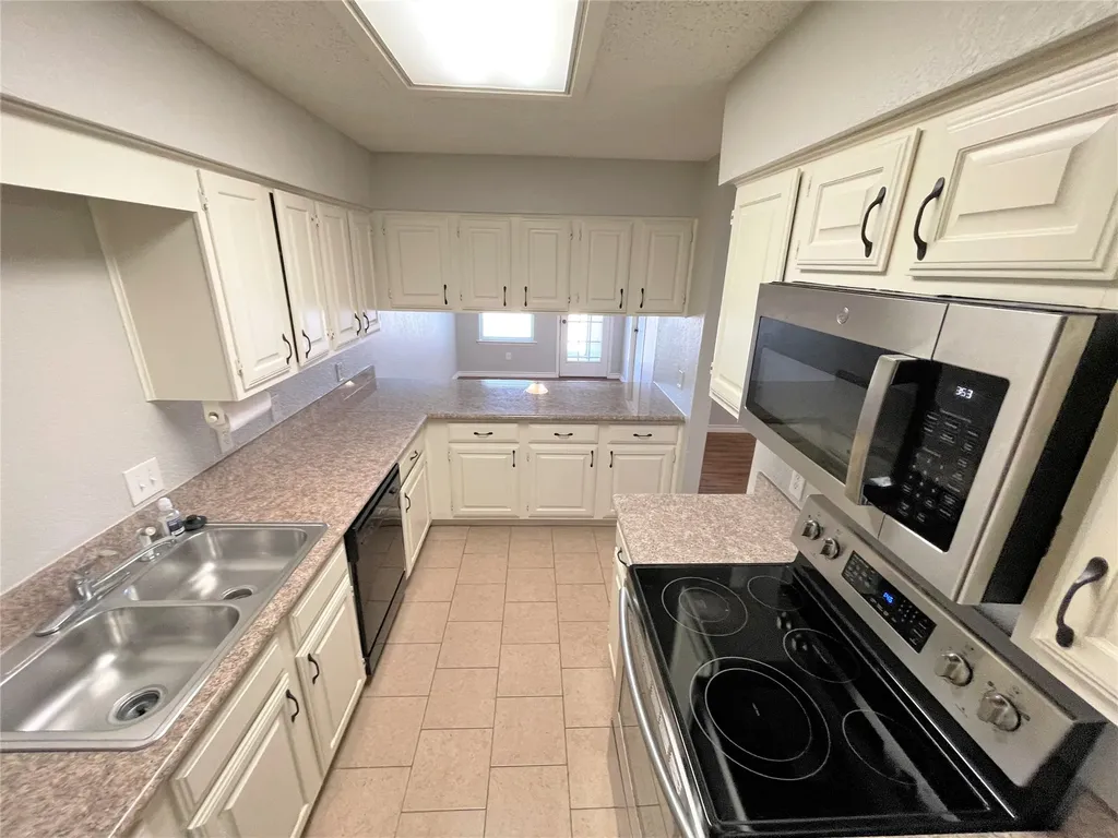 1905 Teton Trail Lewisville TX 75077