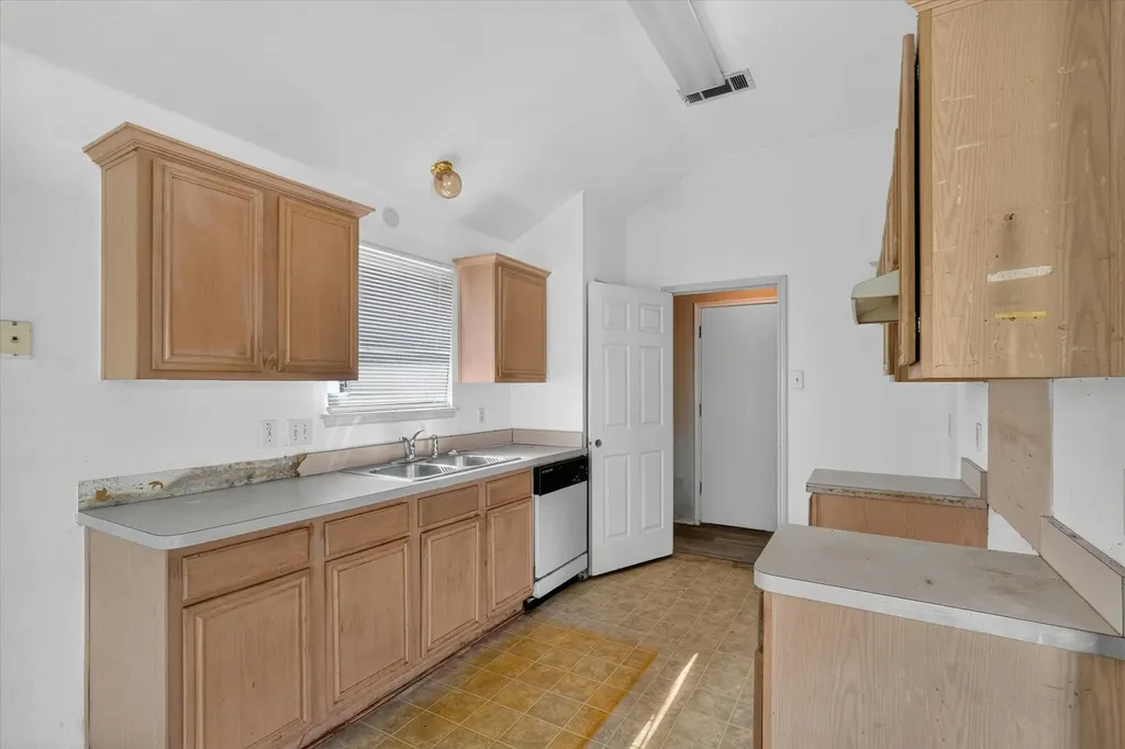 1414 Aviary Drive Desoto TX 75115