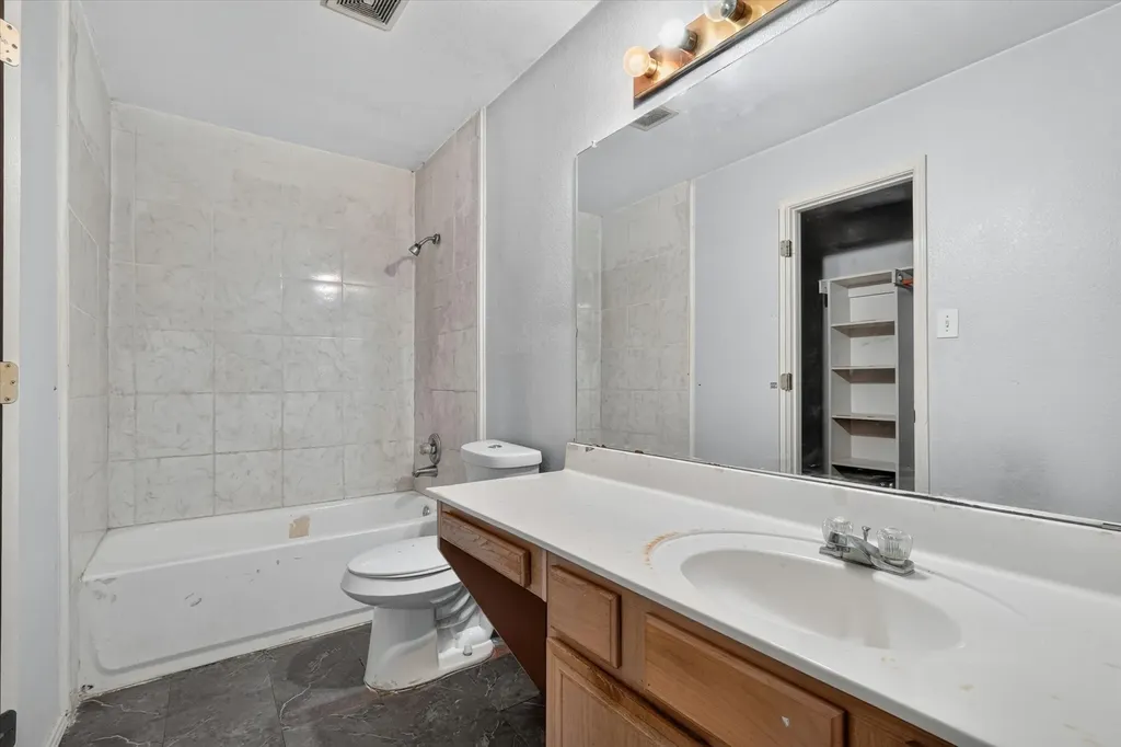 1414 Aviary Drive Desoto TX 75115