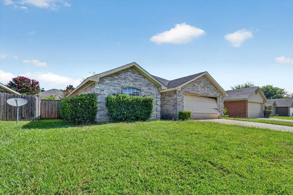 1414 Aviary Drive Desoto TX 75115