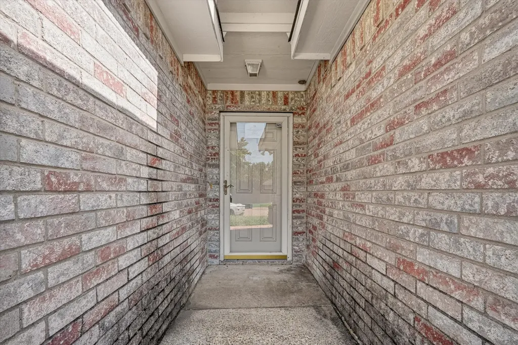 1414 Aviary Drive Desoto TX 75115
