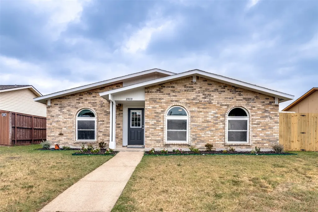 2909 Flagstone Drive Garland TX 75044