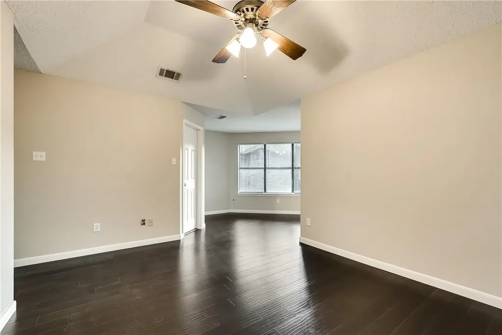 2809 Hampshire Drive Garland TX 75040