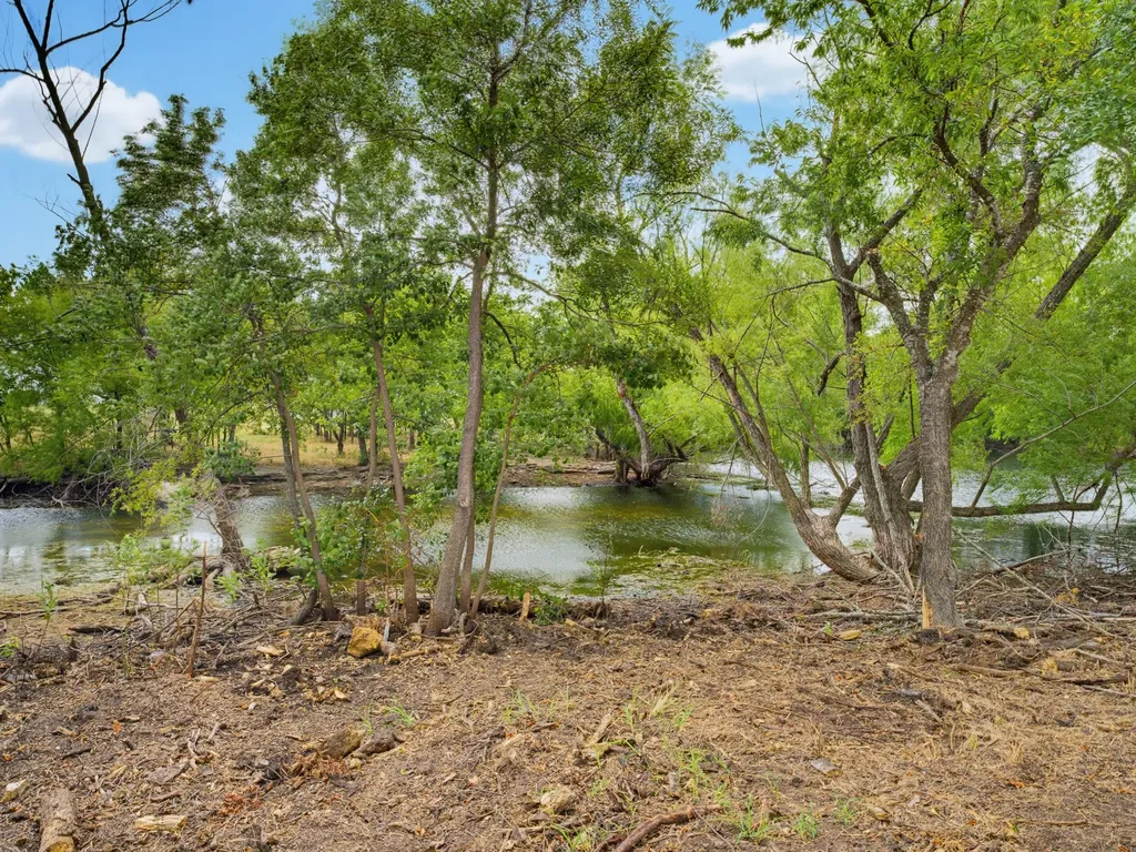487 County Road 2514 Decatur TX 76234