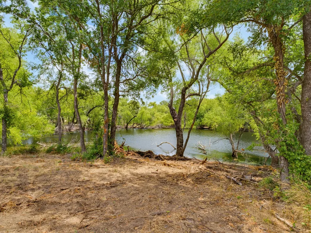 487 County Road 2514 Decatur TX 76234