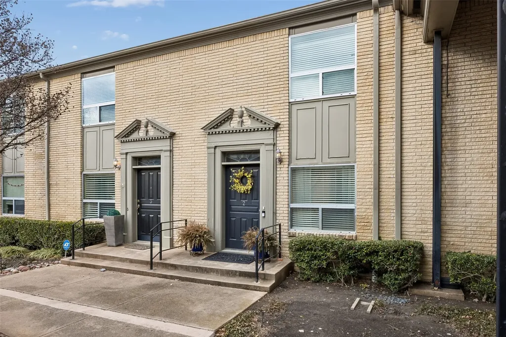 7506 W Northwest Highway Dallas TX 75225