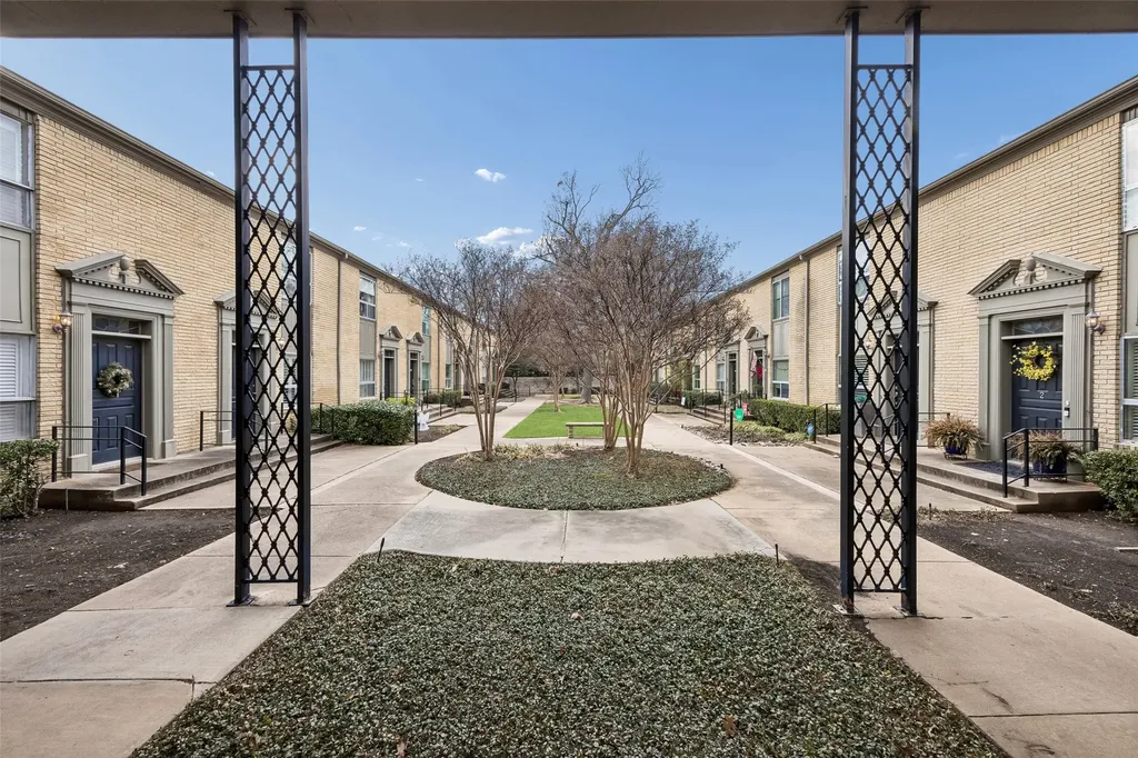 7506 W Northwest Highway Dallas TX 75225