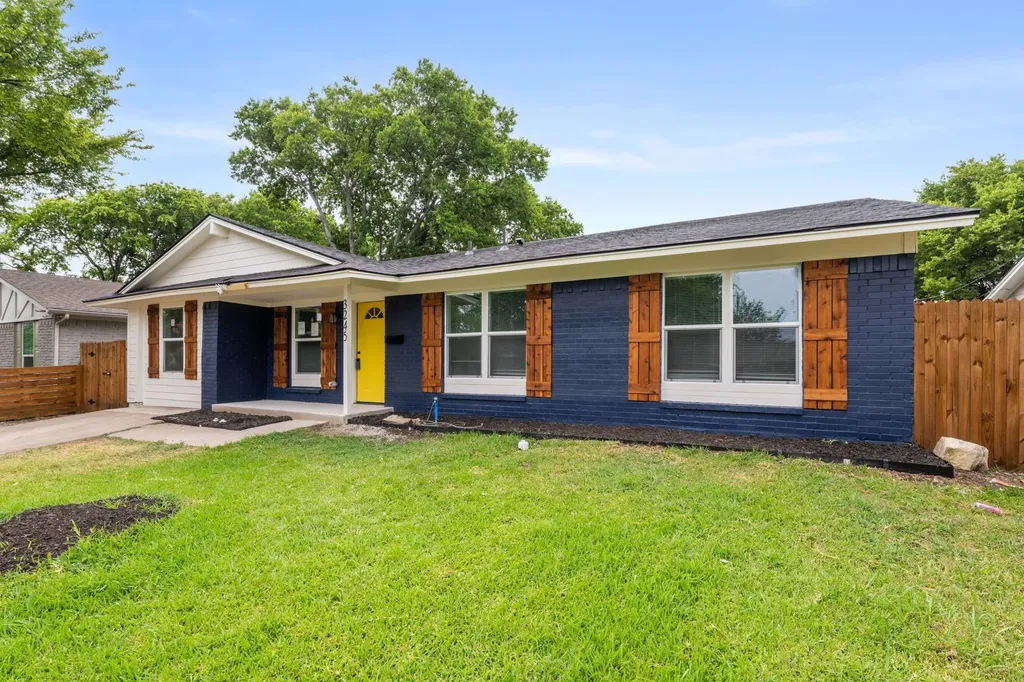 3245 Pacesetter Drive Dallas TX 75241