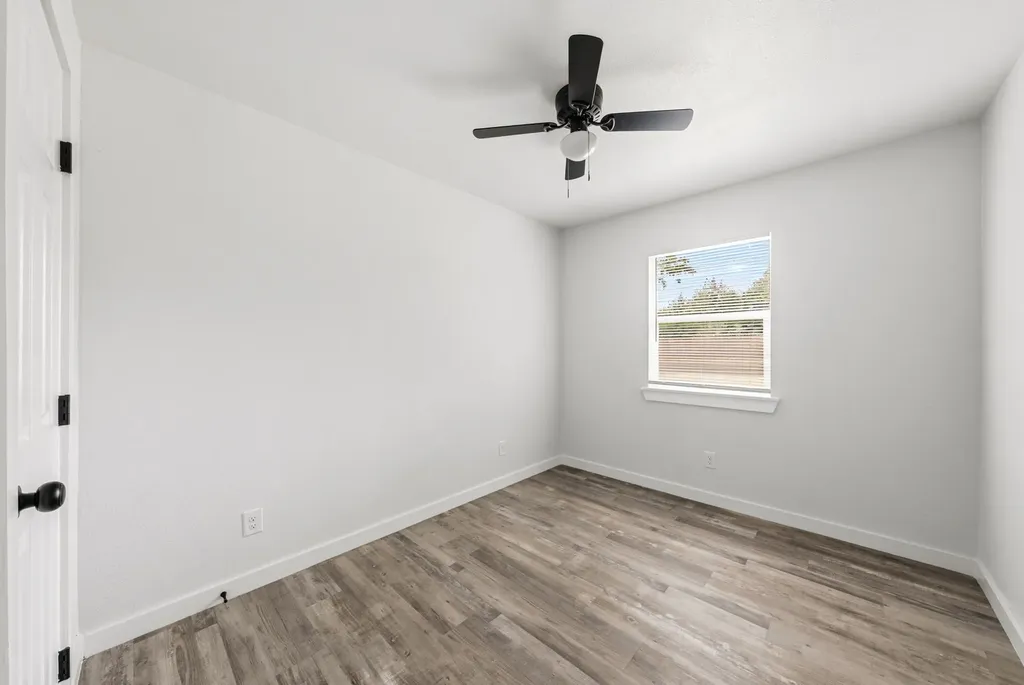 3245 Pacesetter Drive Dallas TX 75241