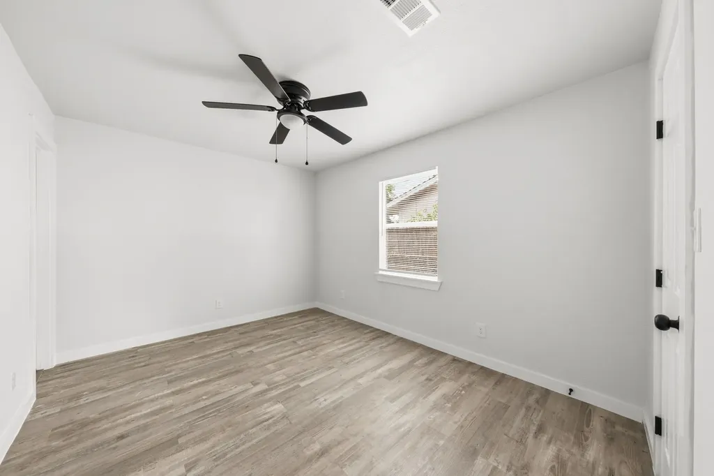 3245 Pacesetter Drive Dallas TX 75241