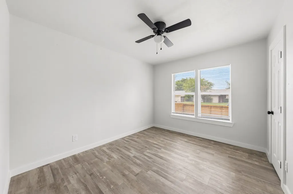 3245 Pacesetter Drive Dallas TX 75241