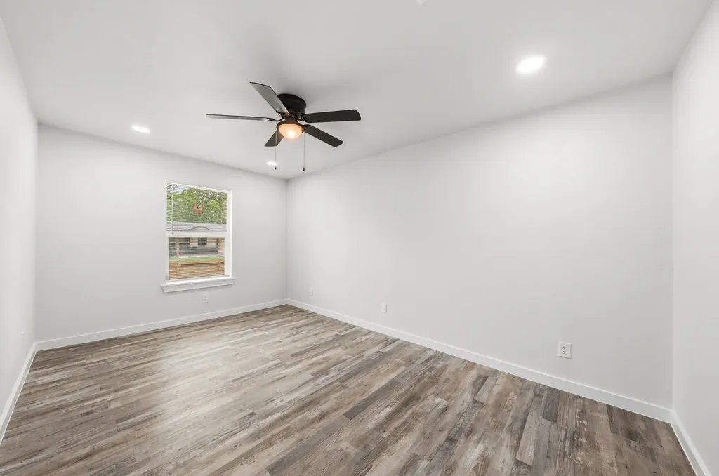 3245 Pacesetter Drive Dallas TX 75241