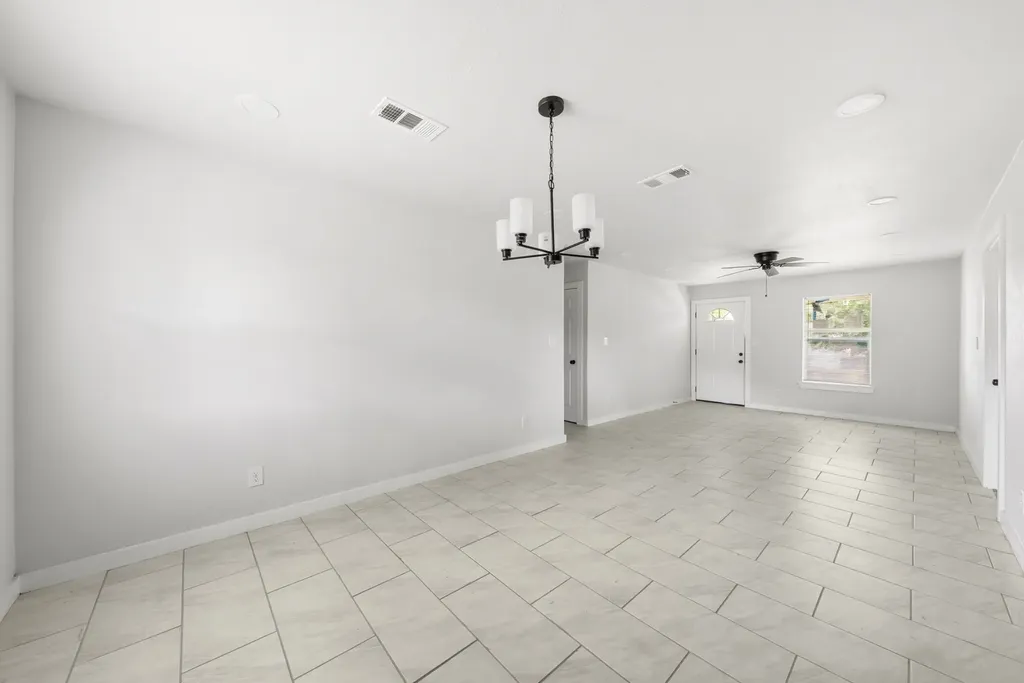 3245 Pacesetter Drive Dallas TX 75241