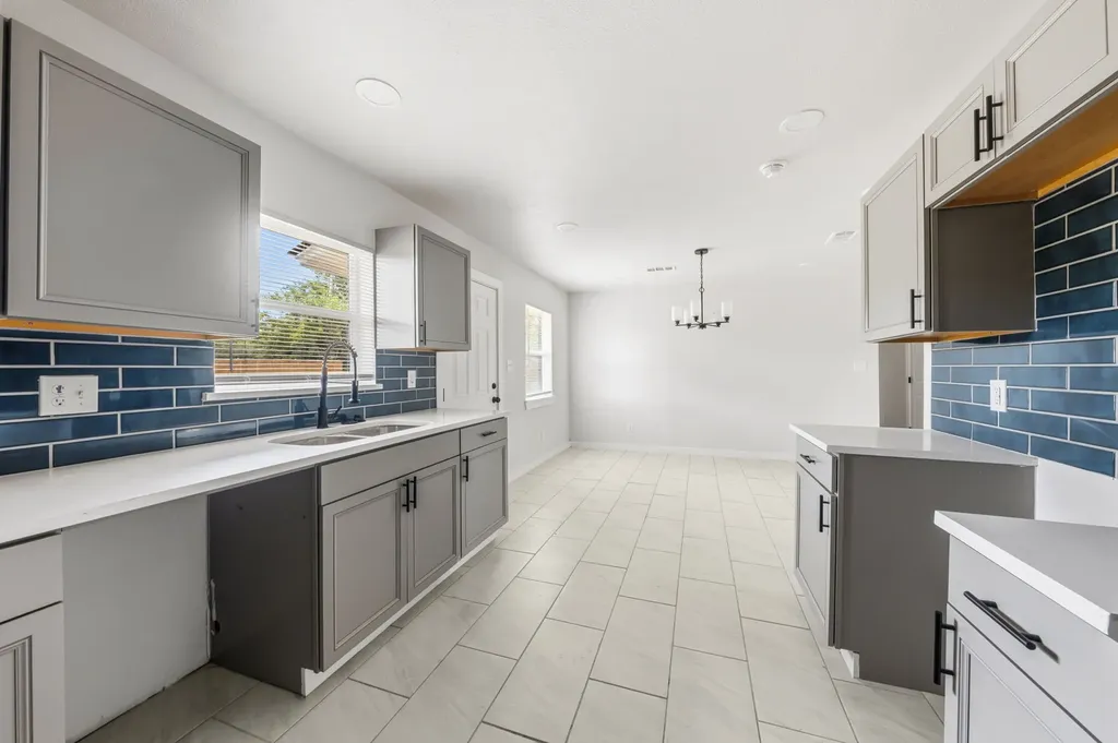 3245 Pacesetter Drive Dallas TX 75241