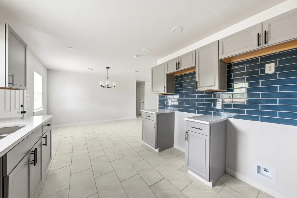 3245 Pacesetter Drive Dallas TX 75241