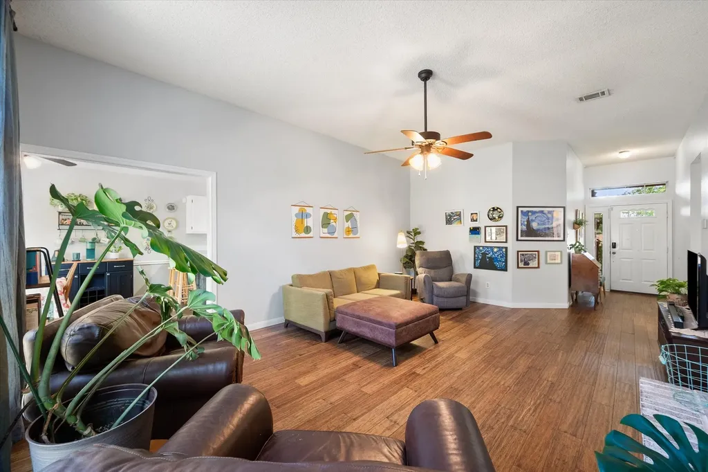 2818 Glen Ridge Drive Arlington TX 76016