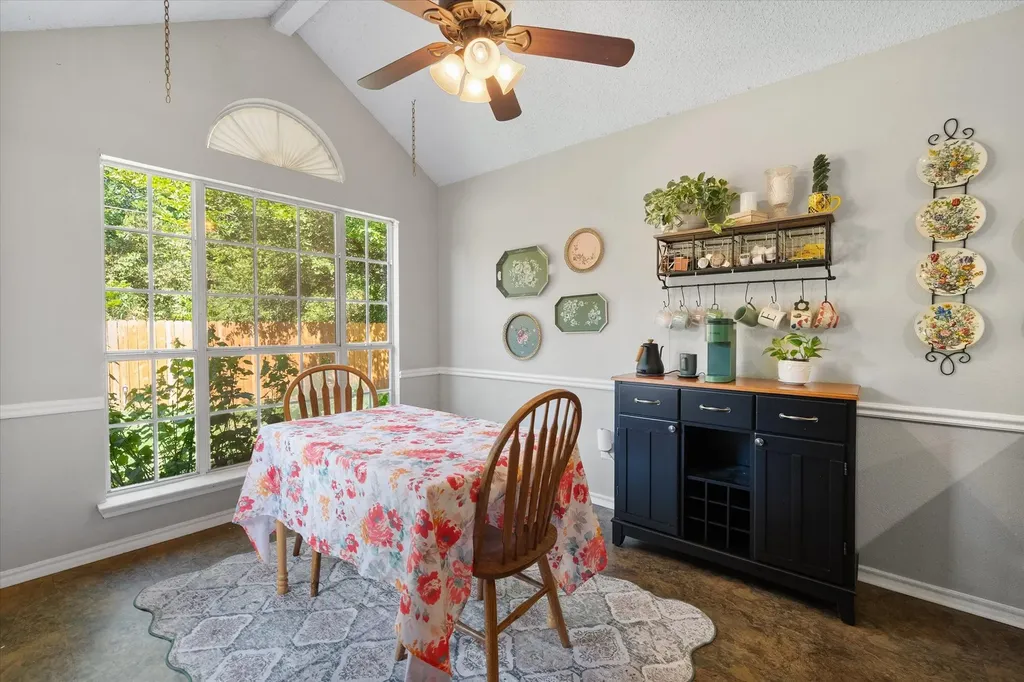 2818 Glen Ridge Drive Arlington TX 76016