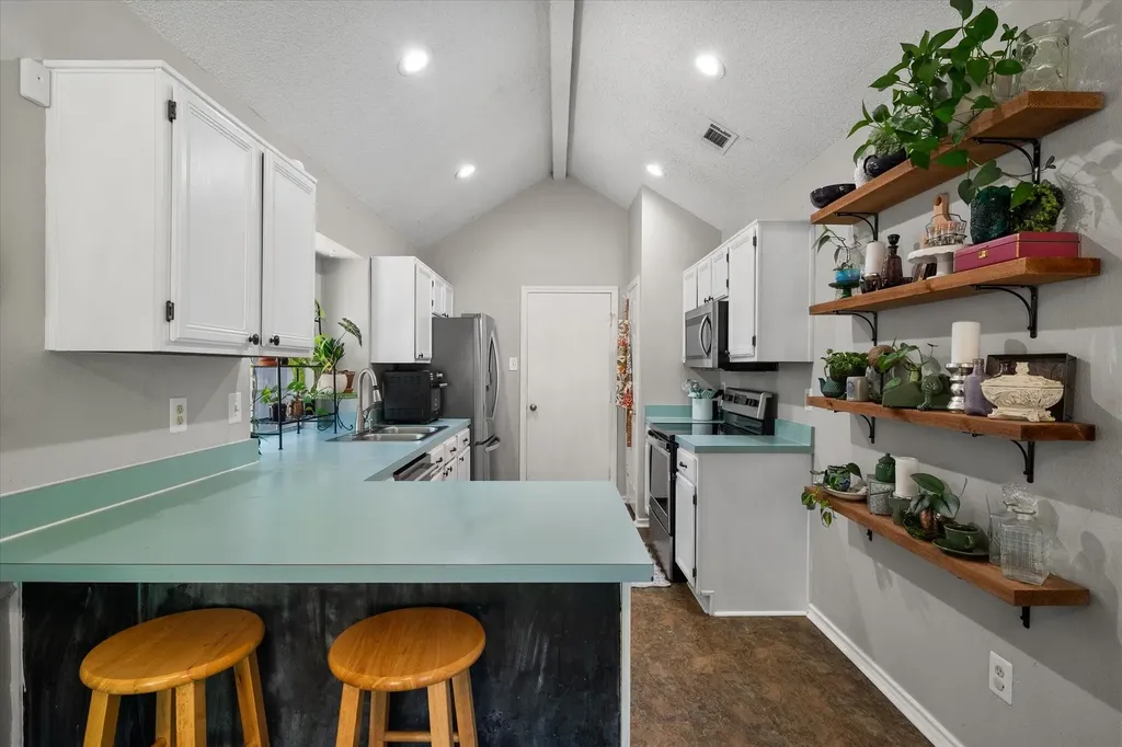 2818 Glen Ridge Drive Arlington TX 76016