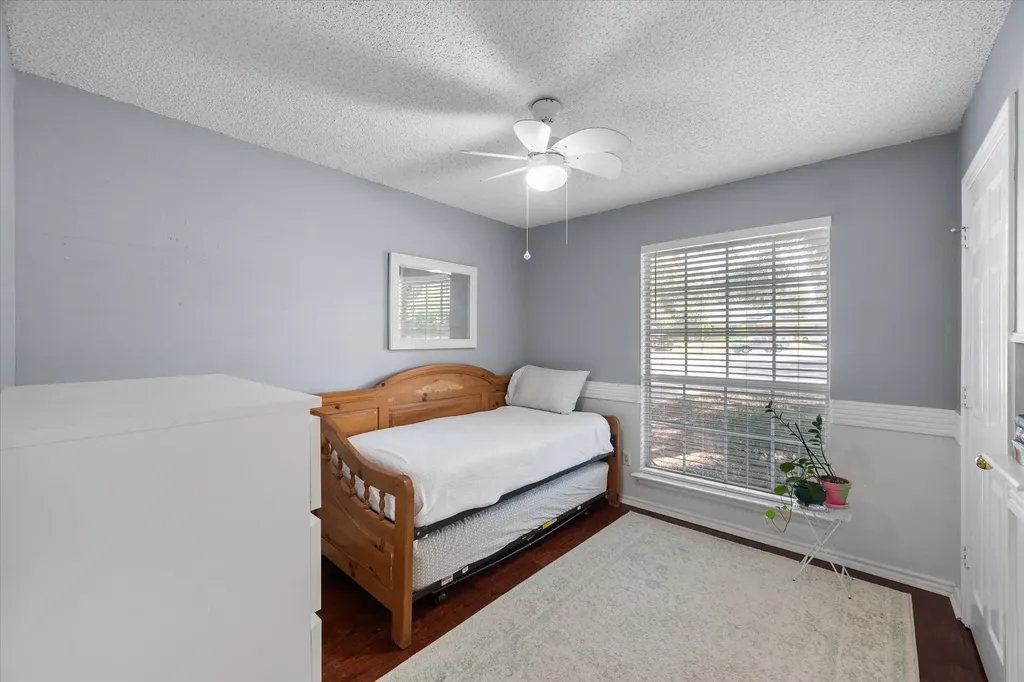 2818 Glen Ridge Drive Arlington TX 76016