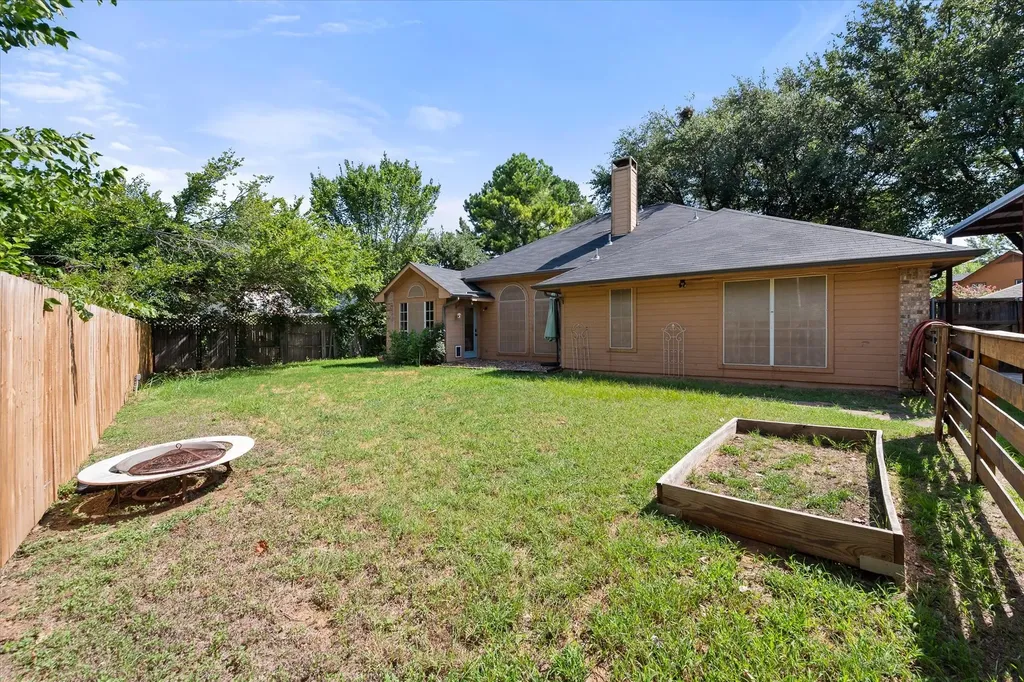 2818 Glen Ridge Drive Arlington TX 76016