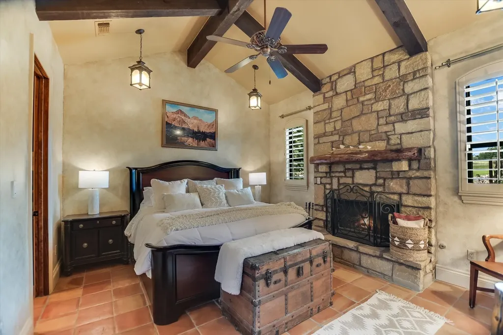 481 Chimney Cove Drive Marble Falls TX 78654