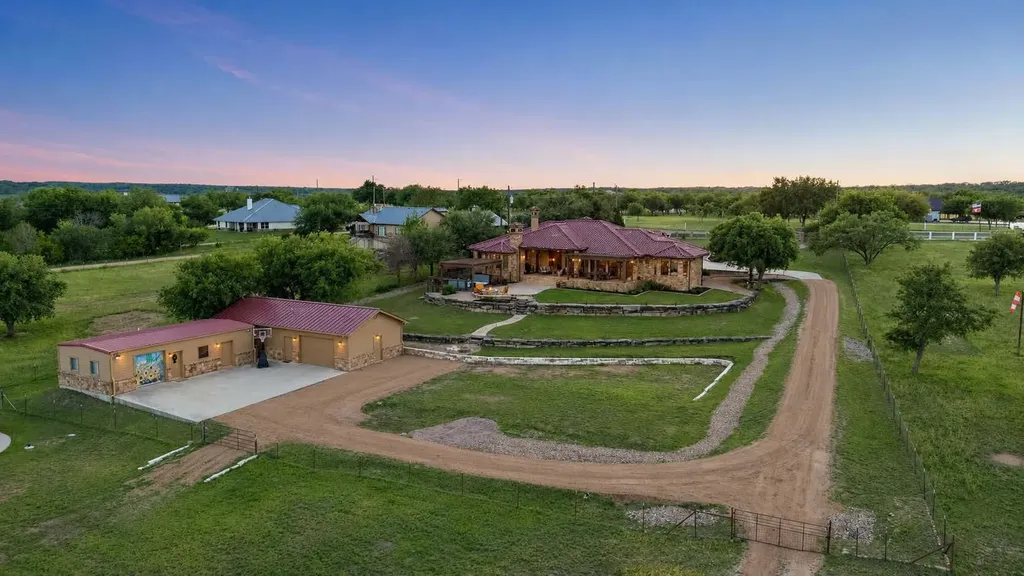 481 Chimney Cove Drive Marble Falls TX 78654