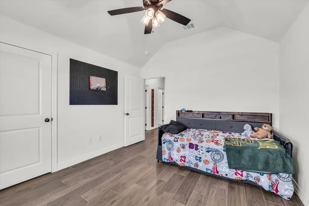 820 Secretariat Drive Hewitt TX 76643