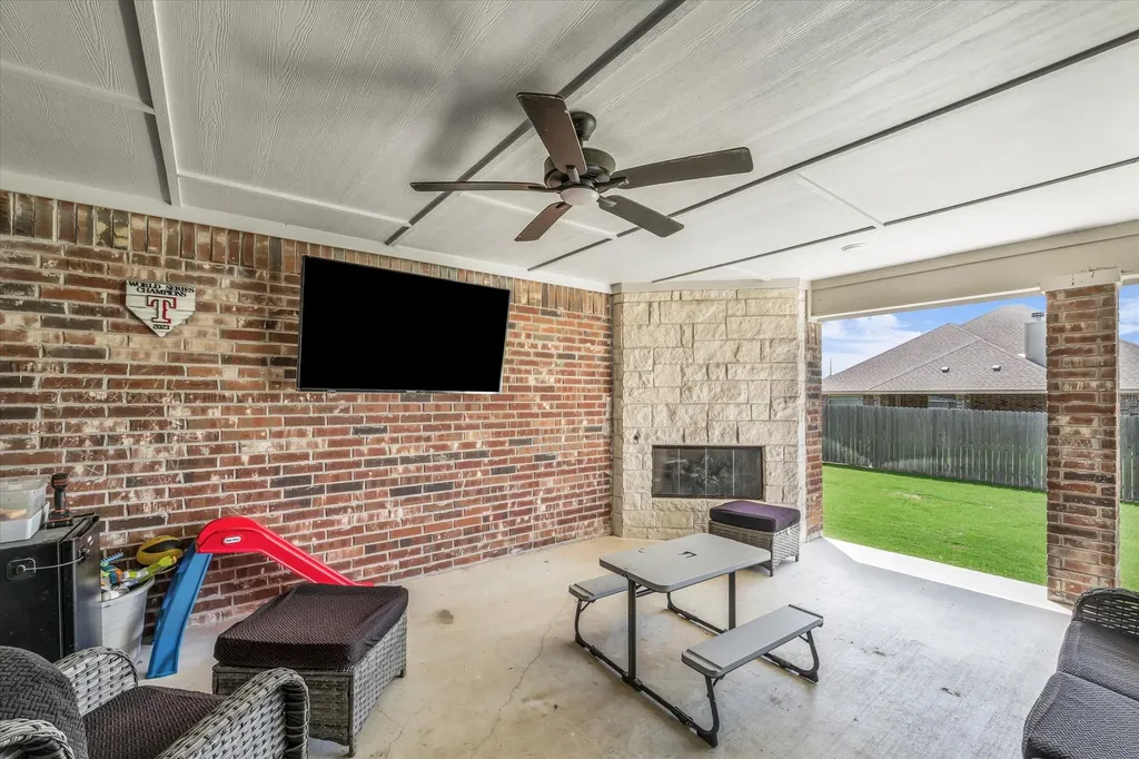 820 Secretariat Drive Hewitt TX 76643