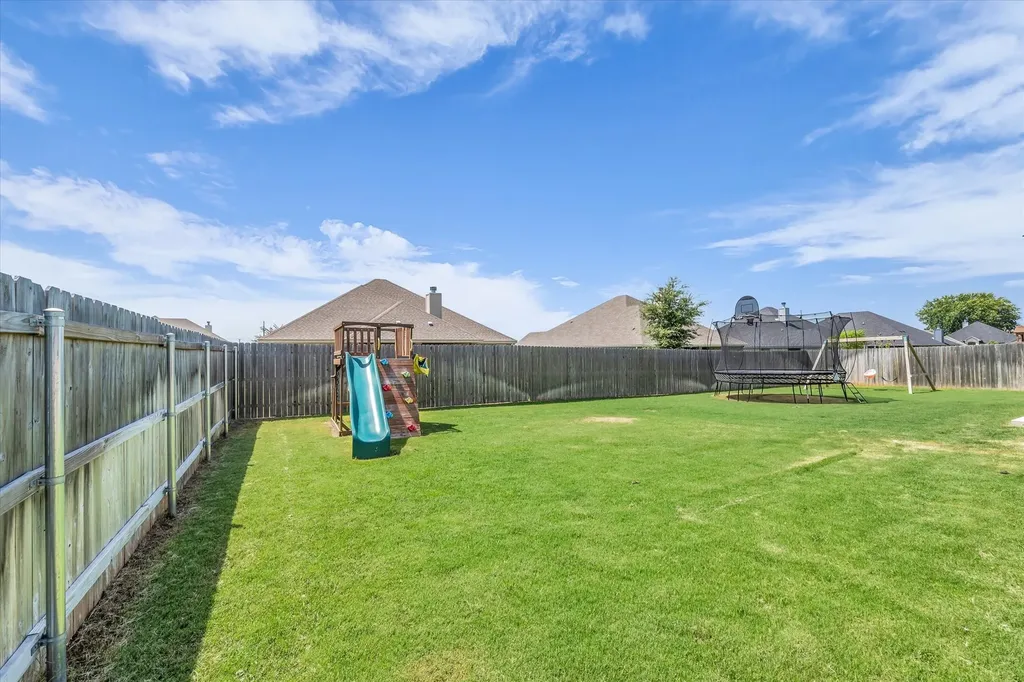 820 Secretariat Drive Hewitt TX 76643