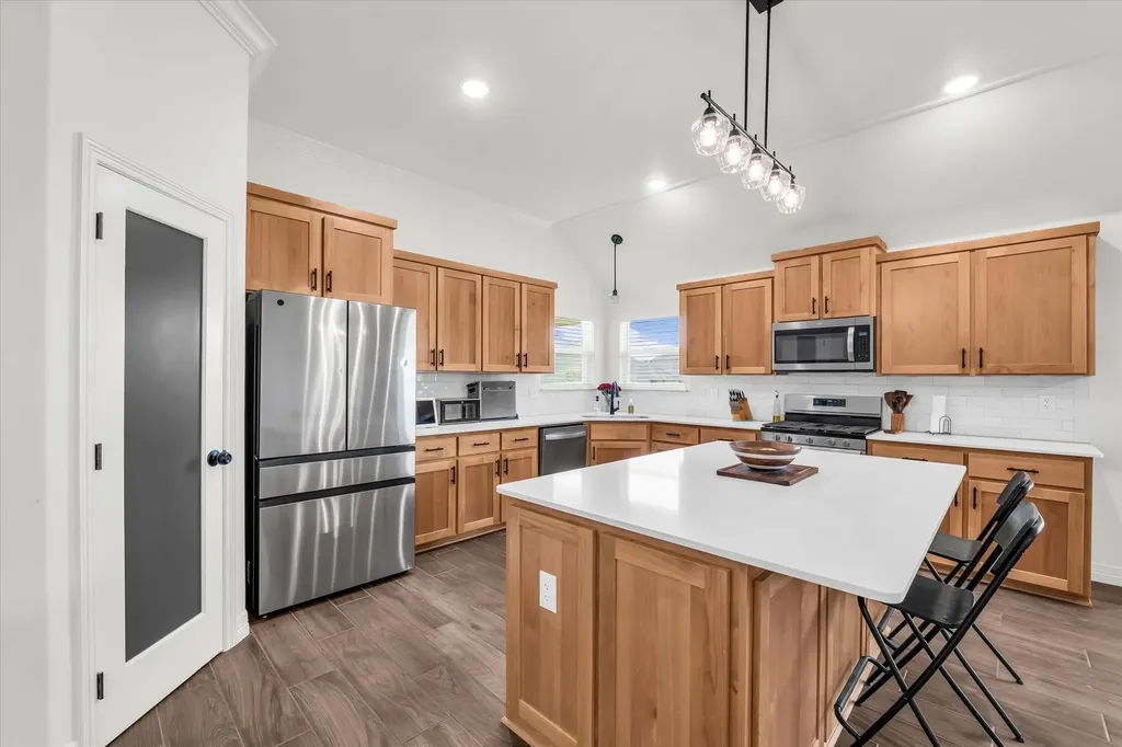 820 Secretariat Drive Hewitt TX 76643