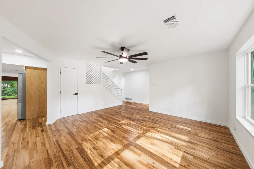 3905 Shady Valley Drive Arlington TX 76013
