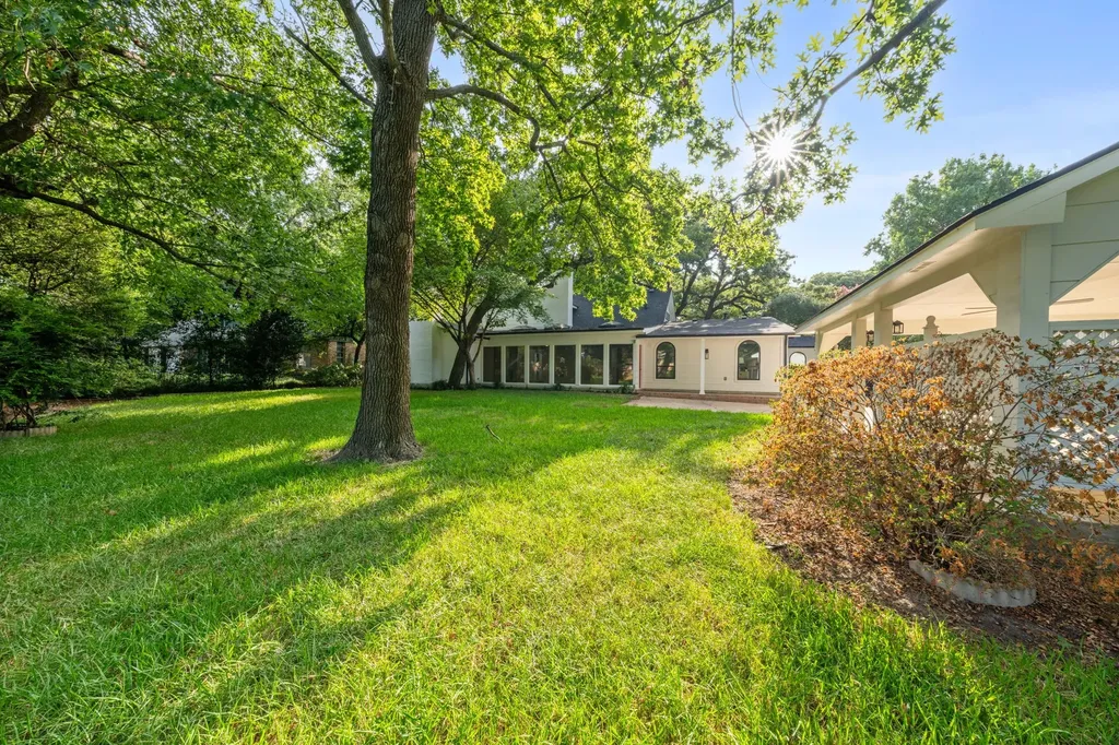 3905 Shady Valley Drive Arlington TX 76013