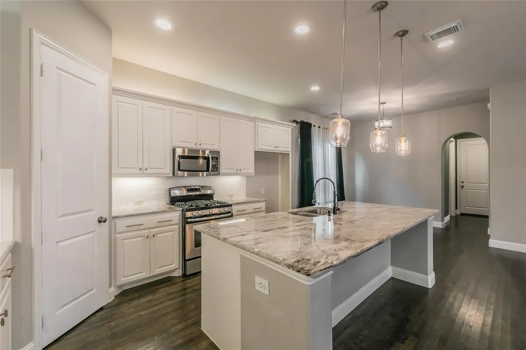 3903 Plum Vista Place Arlington TX 76005